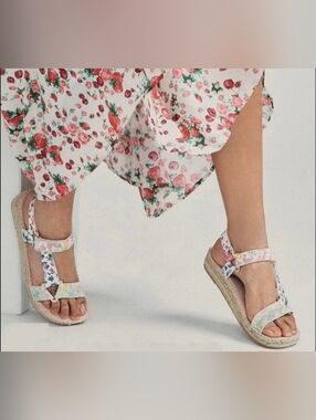 Love Shack Fancy Loves Manebi Hiking Sandal Mixed Flower Size 39